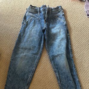 Girls Abercrombie Mom Jeans Slim Fit size 7-8